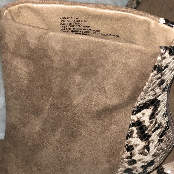 Pointed toe bootie - Picture 4 of 5